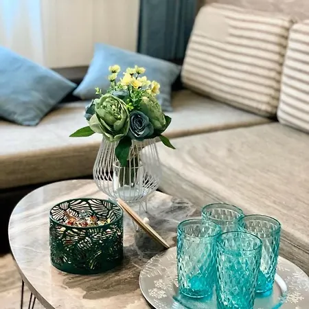 Apartment 52